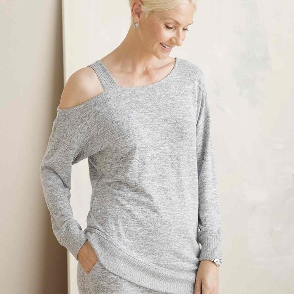 NWT Chicos Gray Cold Shoulder Long Sleeve Asymmetrical Sweater Size 3 US 16/18